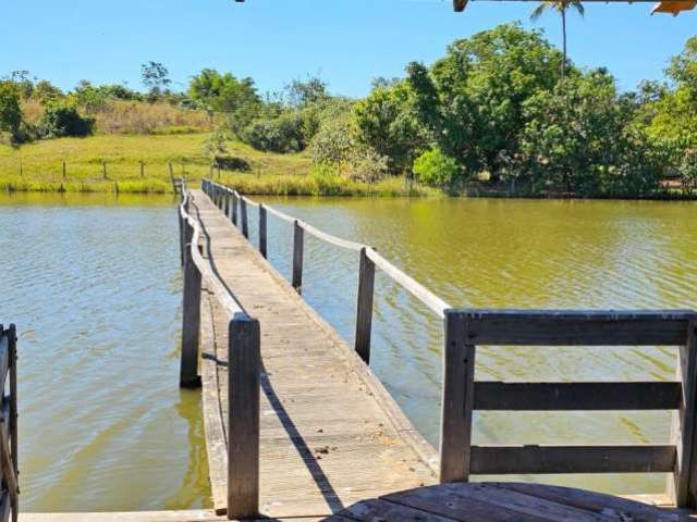 Fazenda muito boa, casa sede, represa e nascentes.