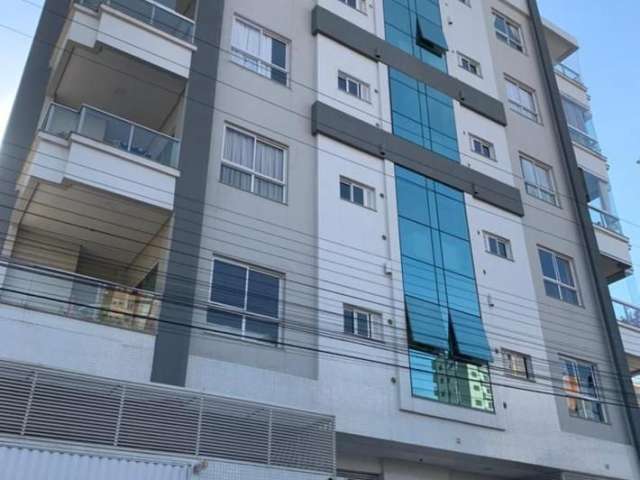 Apartamento com fácil acesso a br101 em Itapema-SC