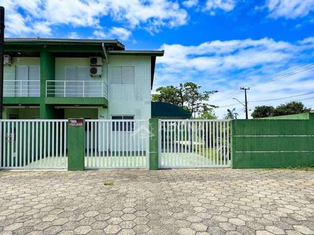 Sobrado de Esquina com 3 dormitórios à venda, 103 m² por R$ 690.000 - Centro - Guaratuba/PR