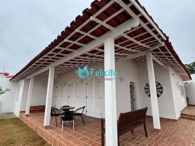 Casa térrea com 3 dorms, 1 suíte, 2 vagas, 175m2 no Jardim Líbano