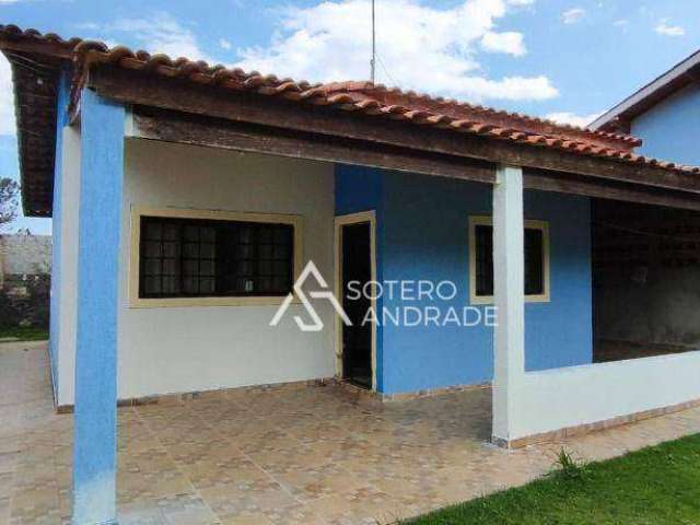 Casa com amplo quintal, ideal para quem busca espaço e tranquilidade na praia