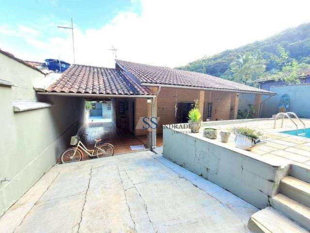 Casa com piscina em condomínio fechado, praia da Cocanha