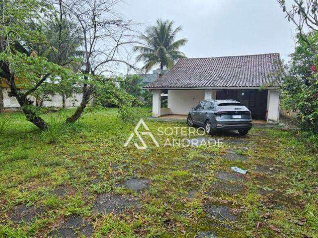 Casa com localização privilegiada na praia Massaguaçu