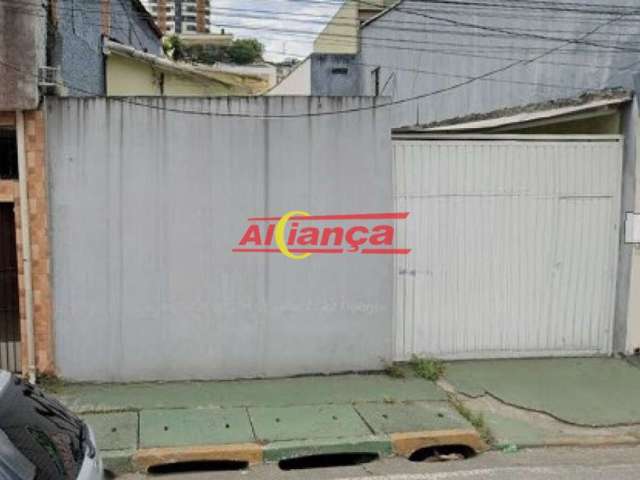 Casa comercial térrea com 3 salas, 6 vagas de garagem, cozinha, wc, para alugar, 90m² -