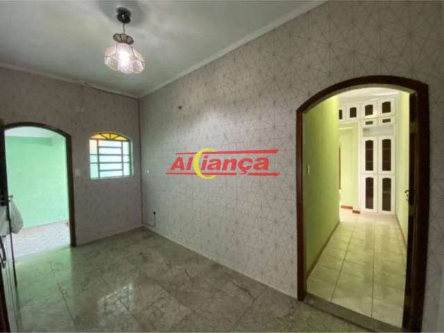 Casa com edícula com 3 quartos sendo 1 suíte e 3 vagas para alugar 241 m² -Vila Progresso R$ 3.600