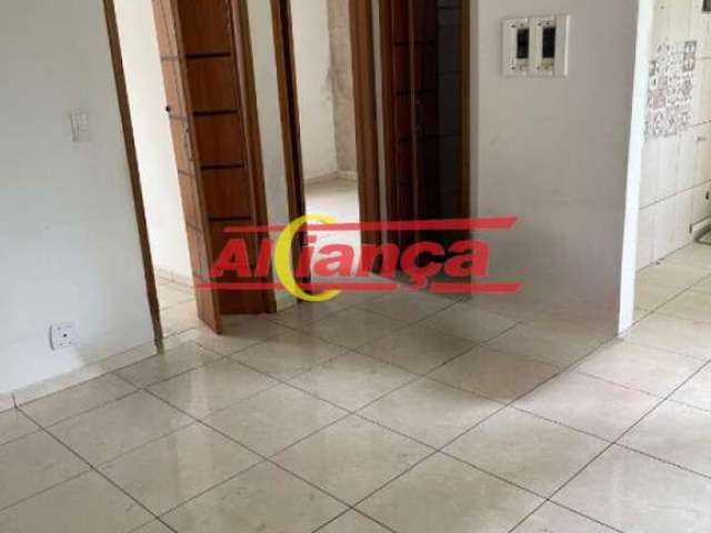 Apartamento para alugar com 2 quartos, 1 vaga - Jd. Adriana - Guarulhos por R$: 1.500,00