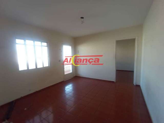 Casa com 02 quartos para alugar, 80m² - Jardim Cocaia - Guarulhos/SP Por R$ 1.700,00