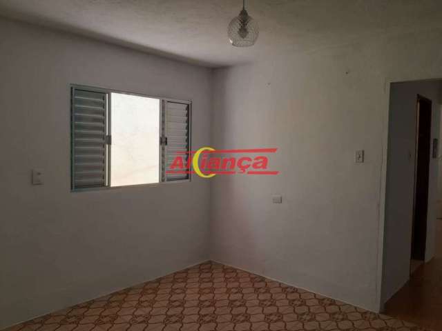 Casa residencial para alugar com 1 quarto, sala, cozinha, quintal - Parque Mikail - Guarulhos