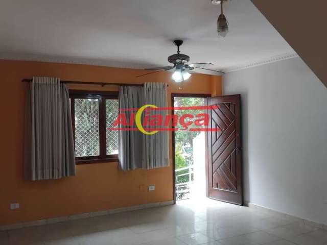 Casa de condominio 2 quartos, sendo 1 suíte e 4 vagas 130m², Vila Augusta-R$ 4.200,00