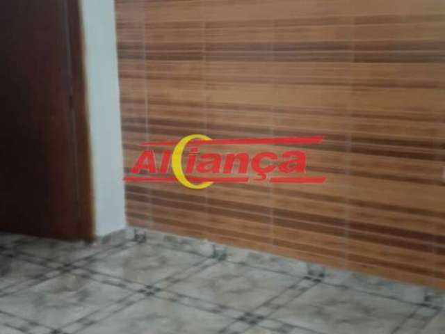 Casa individual para alugar com 2 quartos, 3 vagas - Lavras - Guarulhos por R$: 1.800,00