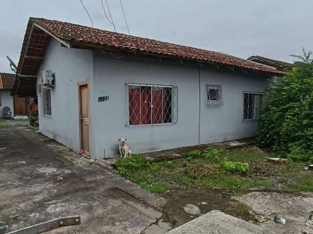 Duas Casas (uma em Alvenaria e outra em Madeira com suíte em alvenaria)