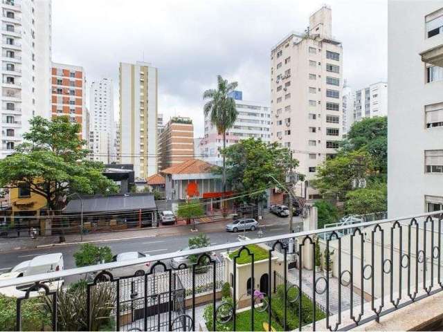 Apartamento com 264m² nos Jardins: 4 suítes, 2 closets e 3 vagas