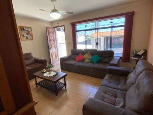 SANTO ANDRÉ  Casa 200M², 3 dormitórios, varanda gourmet, 4 vagas de garagem, ótima localização e valor !!!