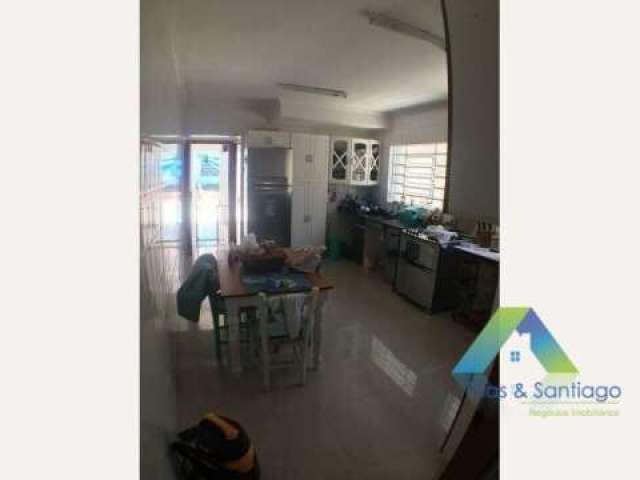 Casa Com 3 Dormitórios E 2 Vagas De Garagem - Vila Monumento