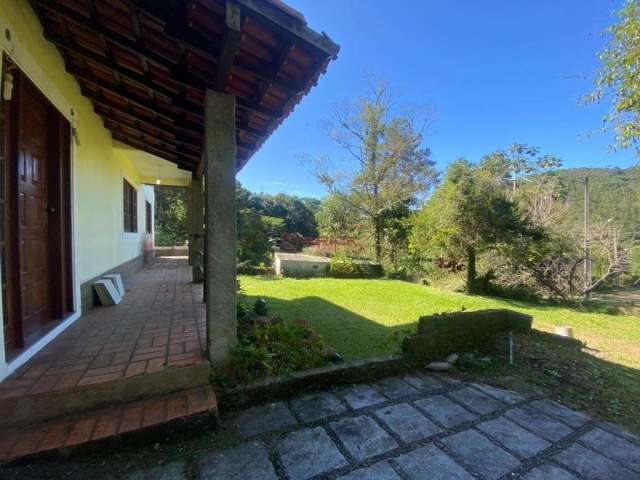 Casa em condomínio fechado com 6 quartos à venda na Estrada Doutor Rogério de Moura Estevão, Vargem Grande, Teresópolis, 215 m2 por R$ 550.000