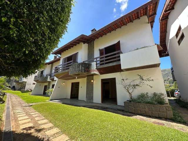 Casa em condomínio fechado com 5 quartos à venda na Rua Hildegardo de Noronha, Alto, Teresópolis, 211 m2 por R$ 775.000