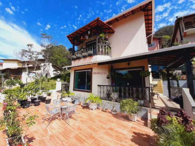Casa em condomínio fechado com 3 quartos à venda na Estrada Diógenes Pedro da Costa, Vargem Grande, Teresópolis, 131 m2 por R$ 795.000