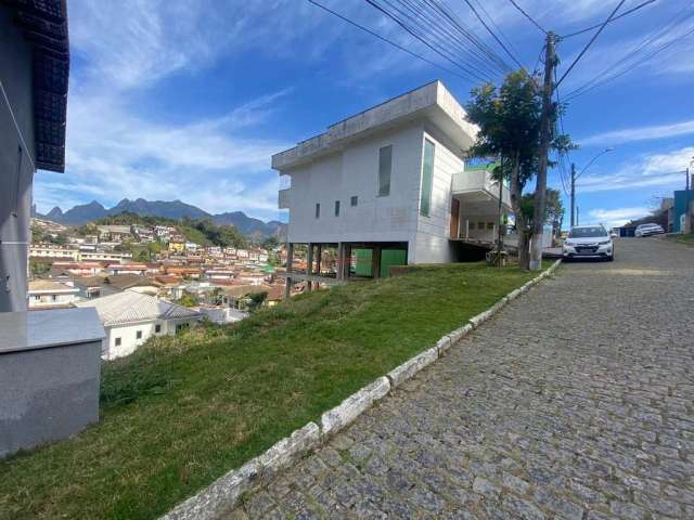 Terreno em condomínio fechado à venda na Rua João Queiroz, Tijuca, Teresópolis, 250 m2 por R$ 240.000