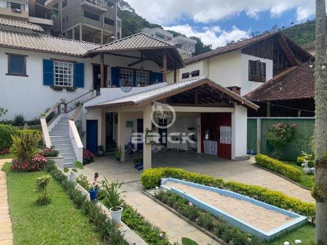 Casa com 4 quartos à venda na Rua Yeda, Tijuca, Teresópolis, 250 m2 por R$ 1.350.000