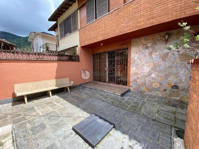 Casa em condomínio fechado com 5 quartos à venda na Rua Hildegardo de Noronha, 980, Alto, Teresópolis, 250 m2 por R$ 650.000