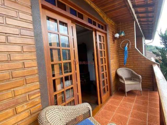 Casa com 3 quartos à venda na Rua Antônio Francisco Velloso, Granja Guarani, Teresópolis, 218 m2 por R$ 590.000