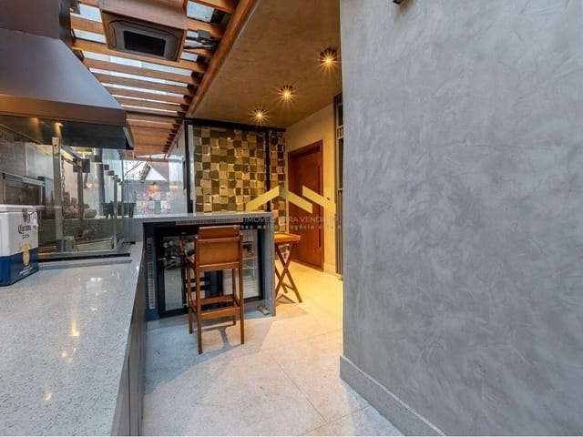 Casa à Venda com 381m², 3 dormitórios, 2 suítes, 2 salas e 3 vagas!!!