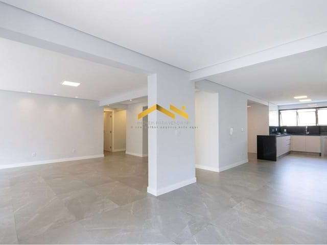 Apartamento à Venda com 203m², 4 dormitórios, 2 suítes e 5 vagas!!!