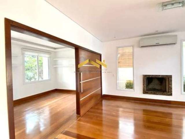 Casa à Venda com 608m², 4 dormitórios, 4 suítes, 2 salas e 8 vagas!!!