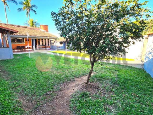 Casa de 3 Dormitórios sendo 1 Suíte + Edicula com amplo Terreno de 1.612m² Enseada, São Sebastião SP