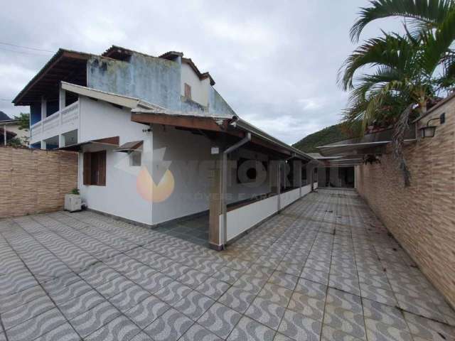 Casa com 2 Dormitórios, Sumaré  Caraguatatuba SP