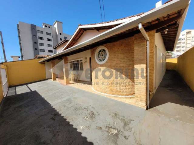 Casa com 3 Dormitórios, Indaiá  Caraguatatuba SP