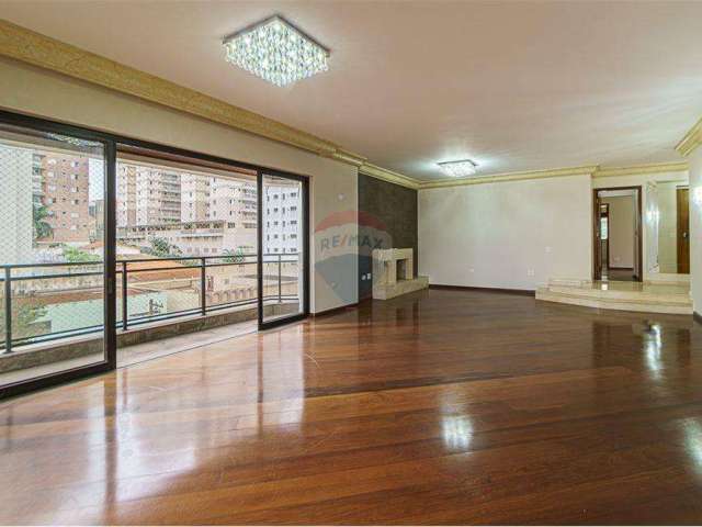 Apartamento na charmosa Vila Mariana com 270 m² , 4 dormitórios e 4 vagas.