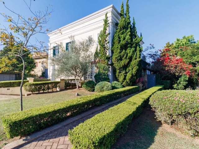 Casa Toscana com 4 quartos, piscina e amplo jardim a venda em Aldeia da Serra