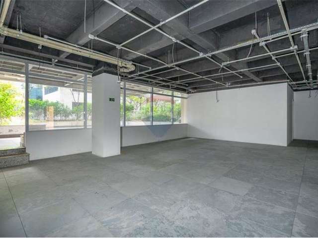 Avenida Paulista  Oportunidade única! Conjunto comercial em andar inteiro e mais um terraço de 155m², si