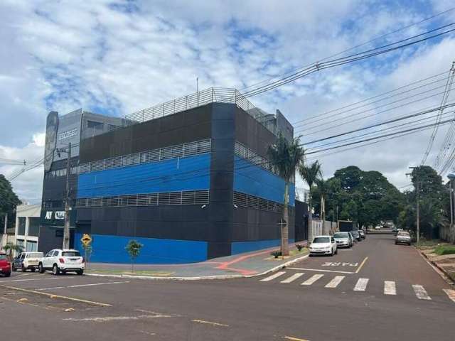 Salão comercial localizado na Zona 08