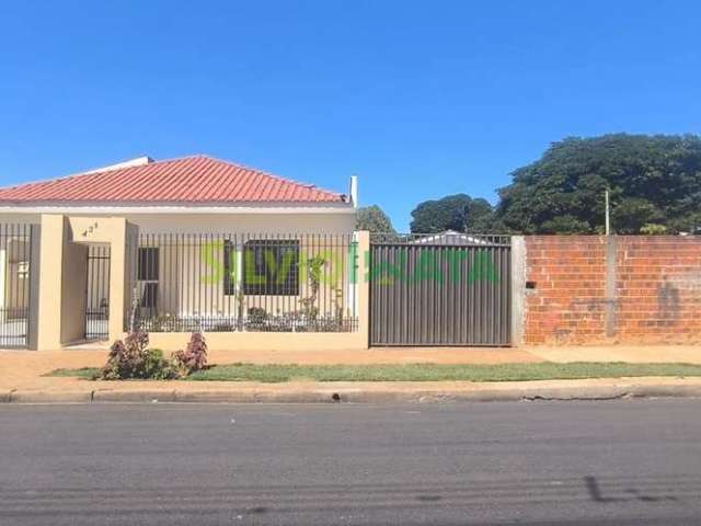 Linda Casa à Venda no Parque Palmeiras