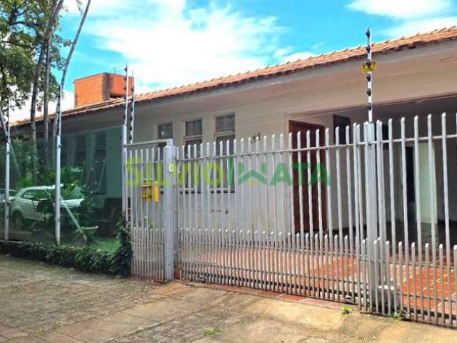 Casa à venda por R$ 930.000,00 na Zona 02 de Maringá-PR