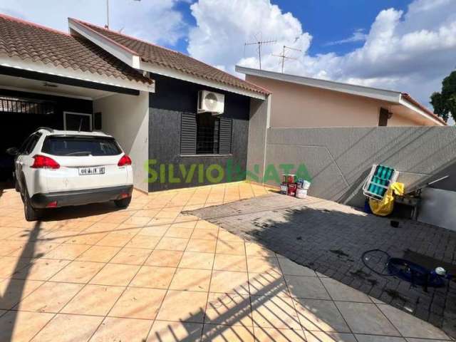 Casa à Venda em Pq das Palmeiras  Conforto e Espaço!