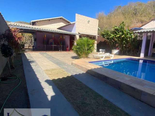 Casa com Piscina a venda em Paty do Alferes