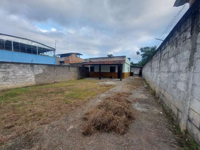 Casa dois quartos/terreno plano em Grama