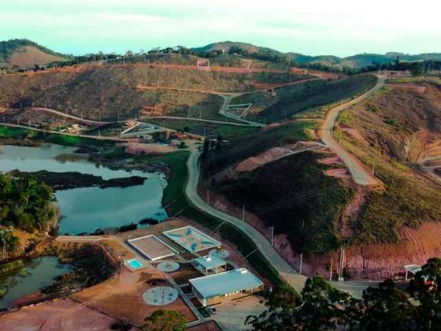 Terreno em Condomínio fechado Alto da Boa Vista.