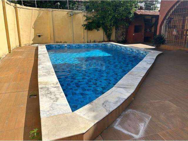 Casa para moradia ou empresa, duplex a venda em Boa Viagem (Setúbal), com 4 quartos, 457m2, piscina, área de lazer completa 04 vagas de garagem.