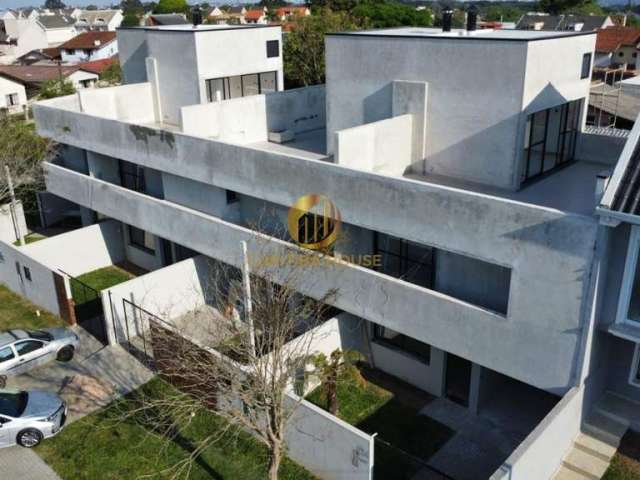 Casa de Condomínio à Venda em Curitiba  3 Dormitórios, 194m² e Terraço  R$ 895.000