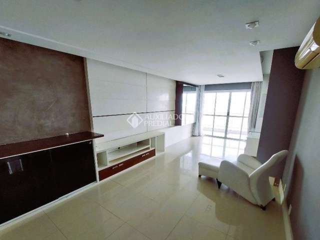 Apartamento com 2 quartos para alugar na Avenida Governador Irineu Bornhausen, 3440, Agronômica, Florianópolis, 151 m2 por R$ 8.500