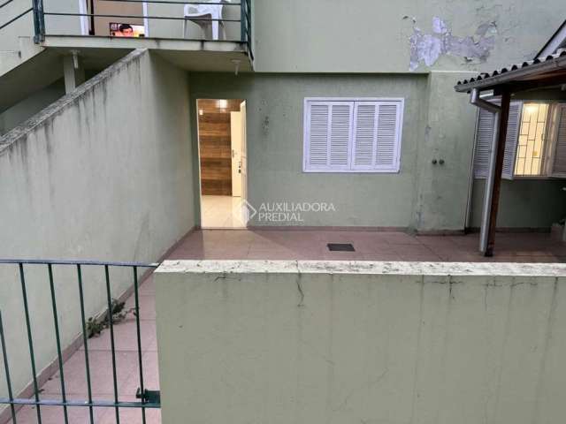 Casa com 2 quartos para alugar na Rua Maria Geraldina Ramos, 630, Carianos, Florianópolis, 90 m2 por R$ 1.800