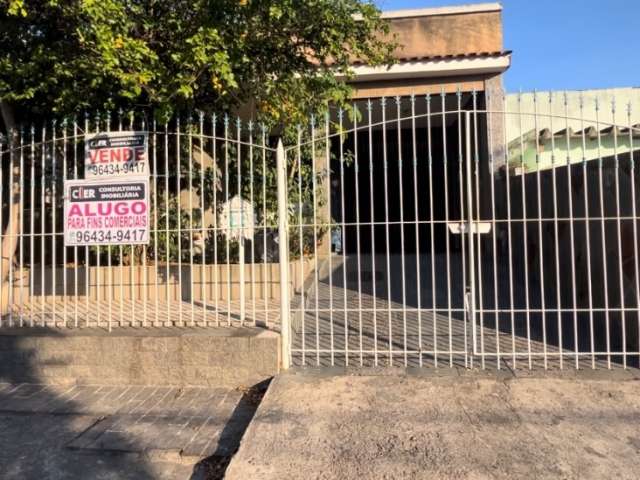 Ótima casa para fins comerciais em Campo Grande