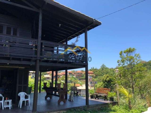 Casa à venda no bairro Praia do Rosa - Imbituba/SC