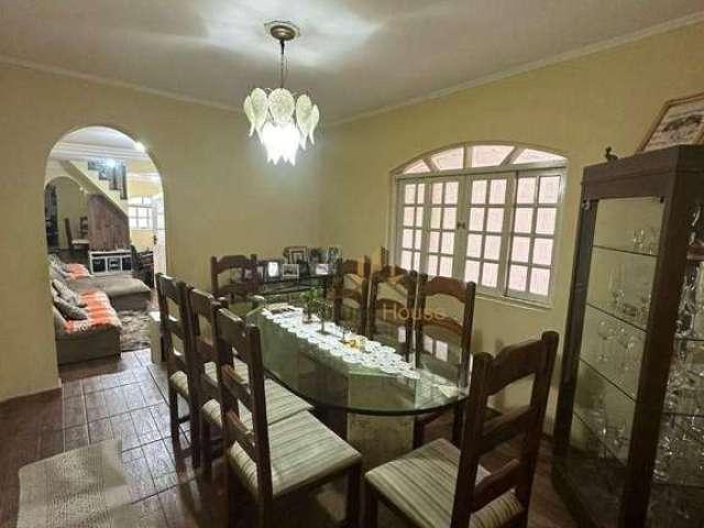 Sobrado com 4 dormitórios à venda, 80 m² por R$ 500.000 - Vila Silviânia - Carapicuíba/SP