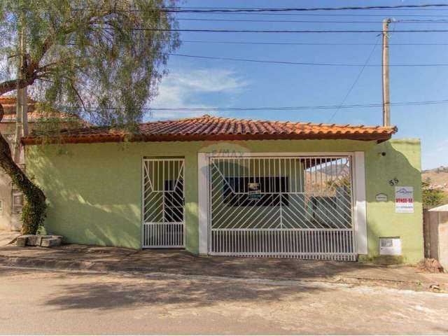 **Casa Ampla no Centro de Joanópolis, SP**