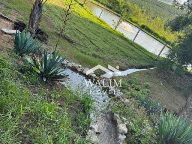 Sítio Paradisíaco à Venda em Cláudio, MG – 3 Hectares, Casa, Pomar, Lagoas e Muito Mais!